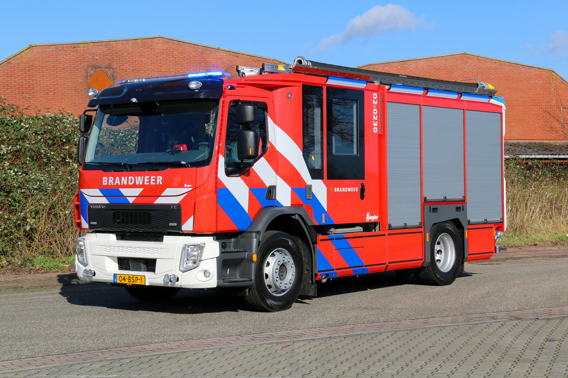 ZIEGLER delivers new firefighting vehicle to the Safety Region Fryslân ...